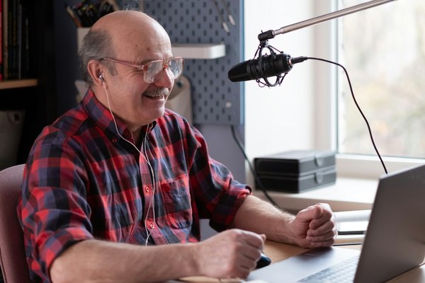 Quels sont les meilleurs logiciels de création de vidéos pour les influenceurs sur les réseaux sociaux?